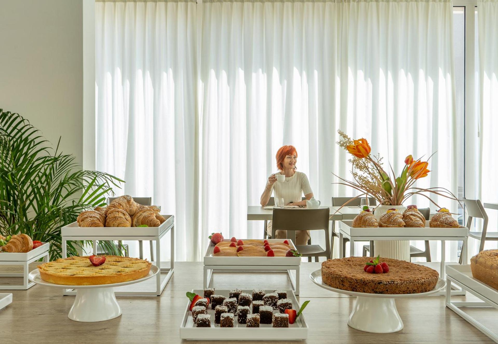 Hotel Carmen Riccione Luaran gambar