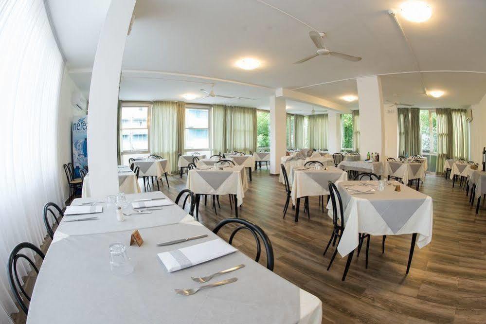 Hotel Carmen Riccione Luaran gambar